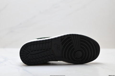 Nike Air Jordan 1 Low sneakers Comfortable and casual athletic shoes