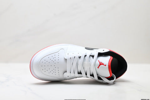 Nike Air Jordan 1 Low OG basketball shoes Versatile, non-slip, and wear-resistant sneakers