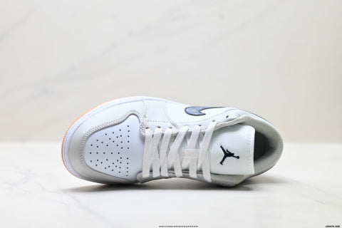 Nike Air Jordan 1 sneakers Basketball shoes for men and women, versatile