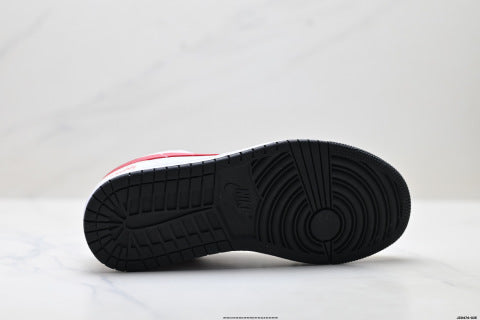 Nike Air Jordan 1 sneakers Comfortable and versatile basketball shoes