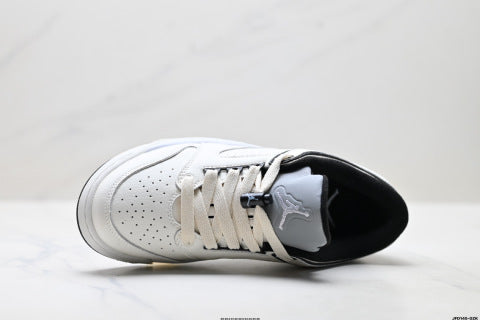 Nike Air Jordan Sixty Plus Low Sneakers Air cushioning and anti-slip basketball shoes