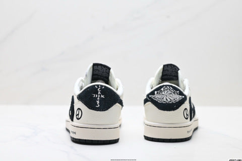 Nike Air Jordan 1 x Travis Scott Collaboration sneakers Sneakers for comfort and casual wear