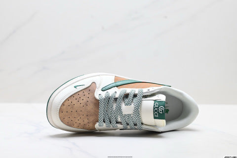 Nike Air Jordan 1 x Travis Scott Sneakers Comfortable and casual non-slip basketball shoes