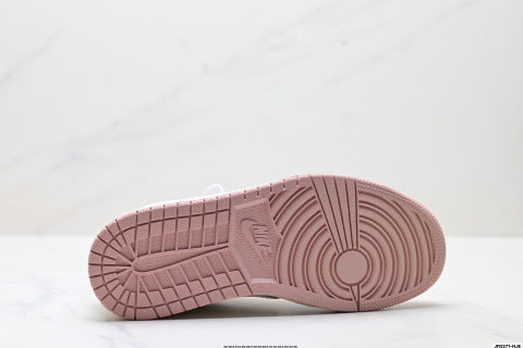 Nike Air Jordan 1 x Travis Scott basketball shoes Sneakers for comfort and casual wear